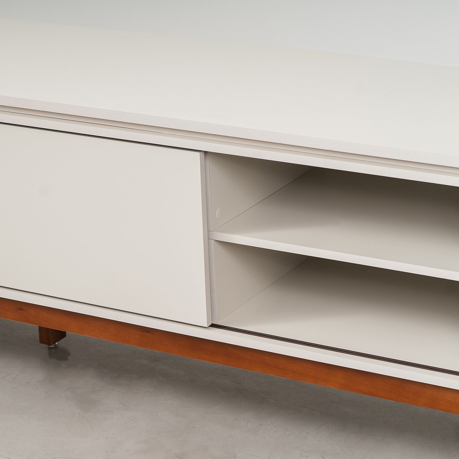 8daedd1c-82ce-42d4-b4e2-e868aa1610eeaoffwhite1692881823188zoom