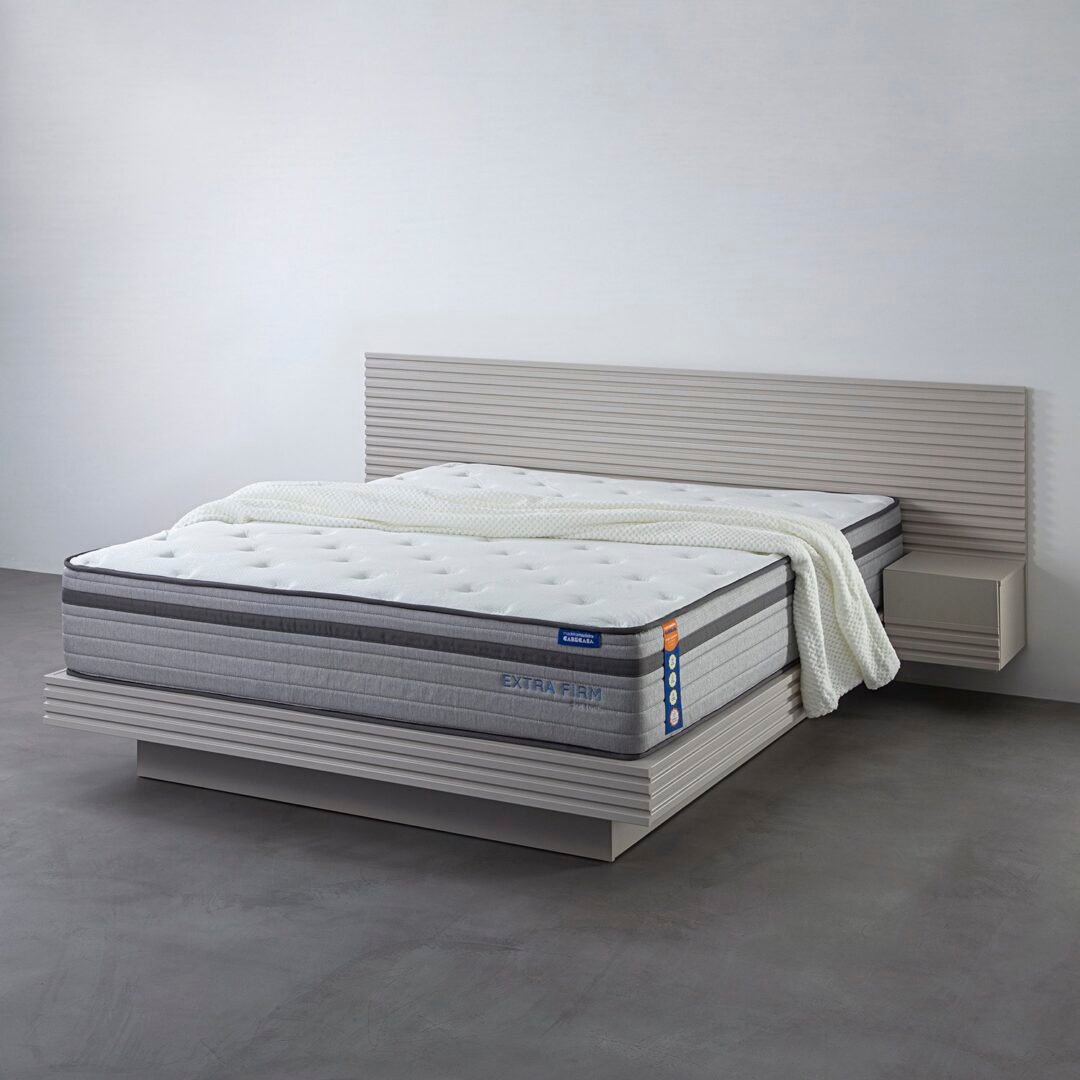 Colchão Queen Molas Ensacadas e Espuma Softgel Extra Firm 31x158x198cm